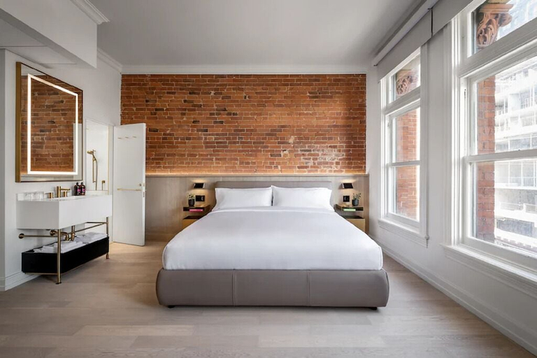 Room 3, Gladstone Hotel & Suites, Toronto