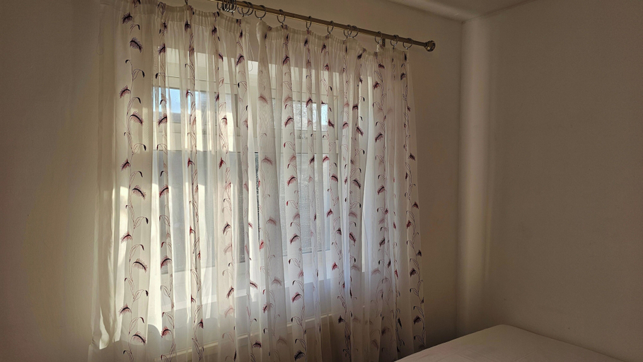 Interior 4, 3-bed House in Newcastle Under Lyme, Free Parking, Staffordshire