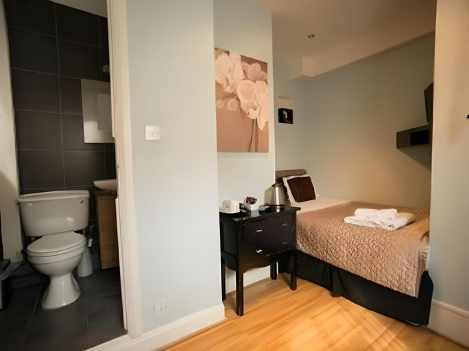 Bedroom 2, Wimbledon Boutique Hotel, London
