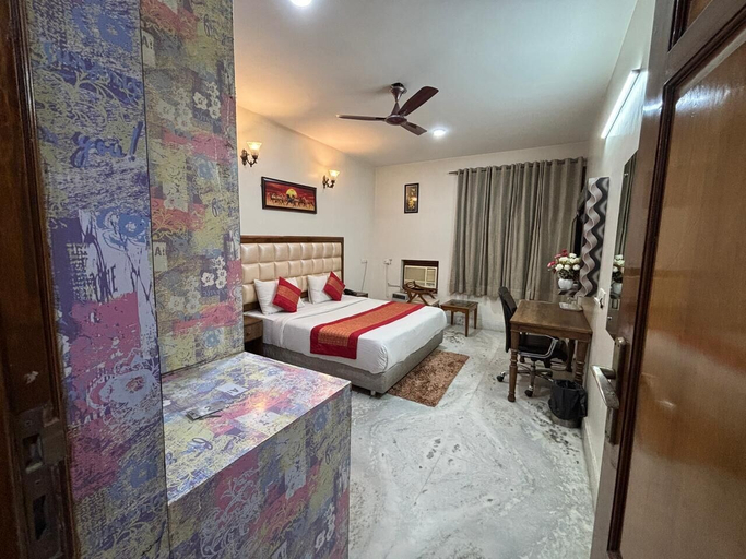 Room 5, The Lalit Vibes, Gurgaon