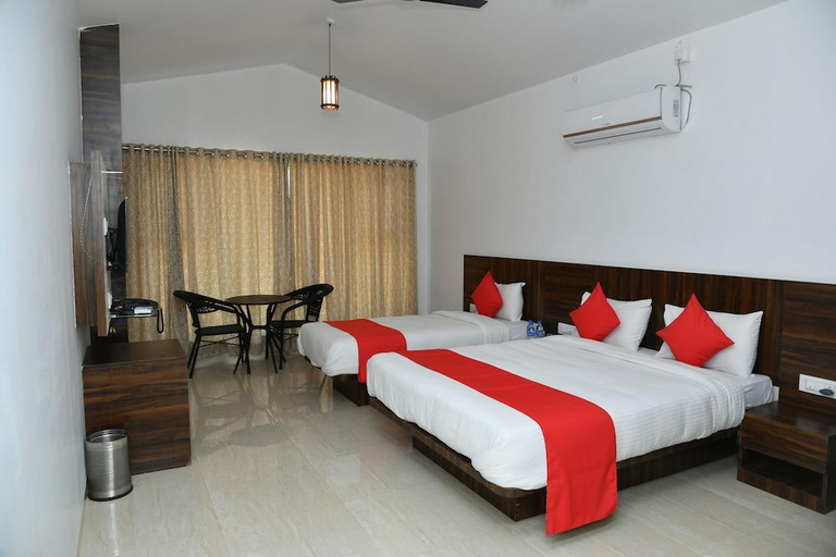 Bedroom 3, Hotel Royal Orbit, Satara