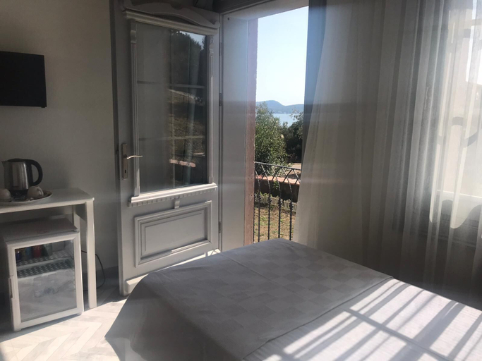 Bedroom 3, Efruze Otel, Ayvalık