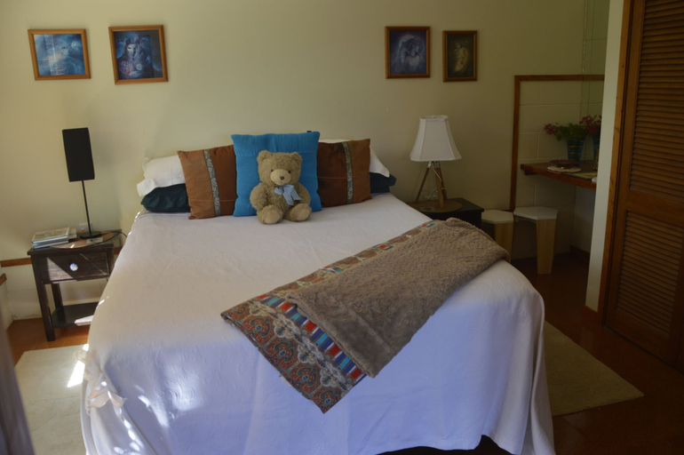 Bedroom, Bethells Beach Cottages, Waitakere