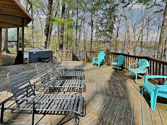 Food & Drinks, Retro Lake Landing by Taylor Made Deep Creek, Garrett