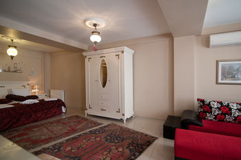 Others 4, Safran Suites, Fatih