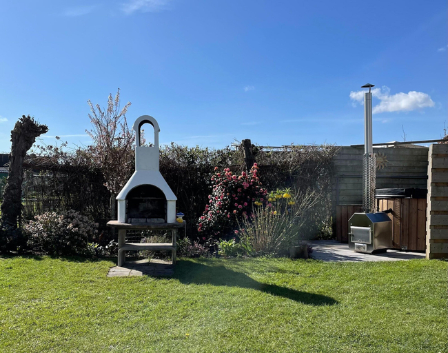 Others 2, Luxury Home in Egmond aan den Hoef With Garden, Bergen