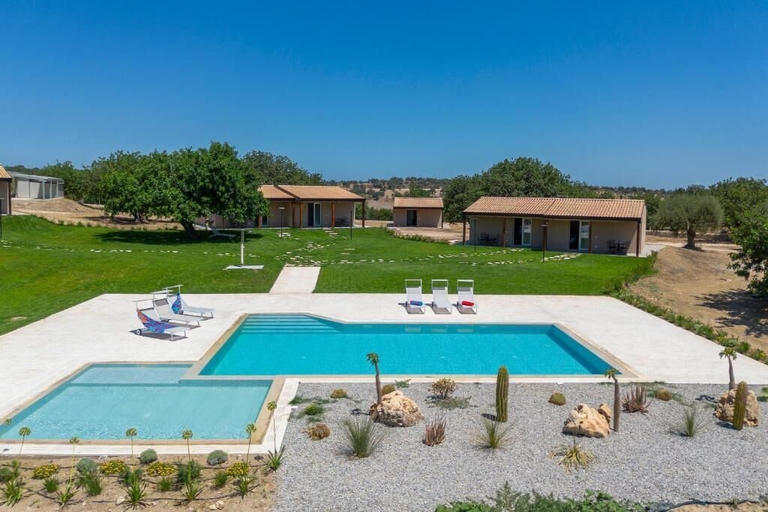 Pool 3, ISULA TRAVEL - Panoramic Relax Lodges, Syracuse