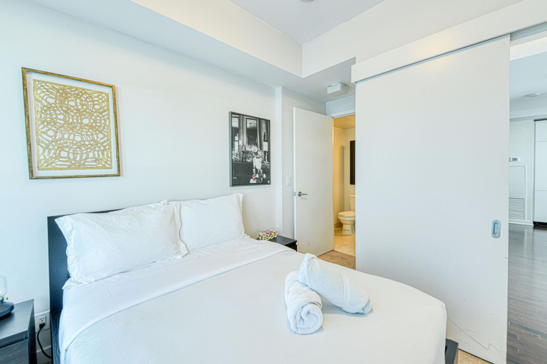 Room 5, Metro West Stays, Toronto