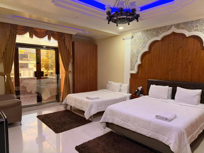 Others 5, Hotel Troya, Ibarra