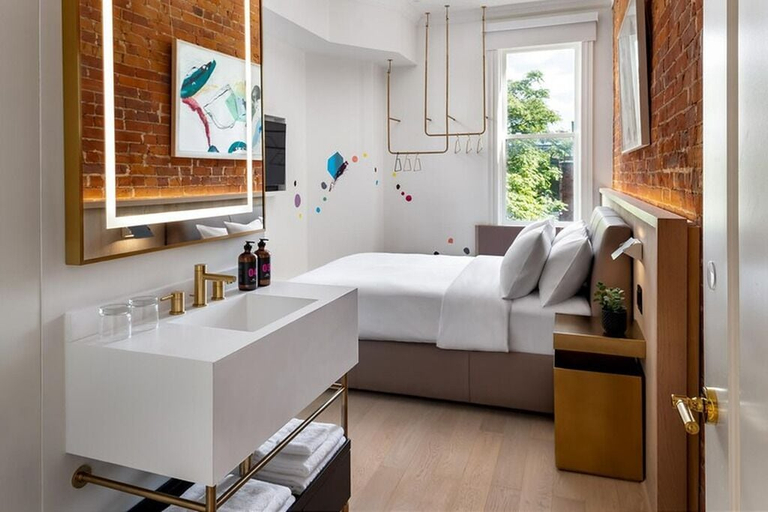Room 4, Gladstone Hotel & Suites, Toronto