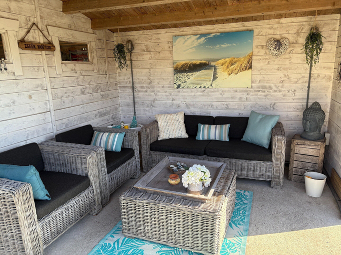 Others 3, Luxury Home in Egmond aan den Hoef With Garden, Bergen