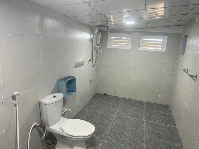 Bathroom, Tsunami beach hotel arugambay, Pothuvil