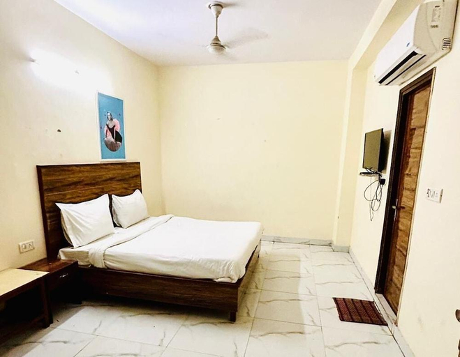 Bedroom 2, Hotel Green Arrow Rohini, Delhi