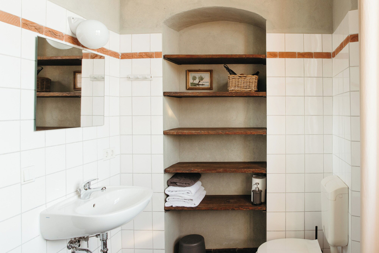 Bathroom 5, Schloss Schmarsow, Vorpommern-Greifswald