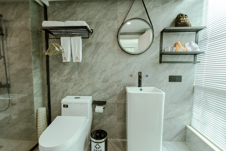 Bathroom 4, city gezhi hotel, Guangzhou