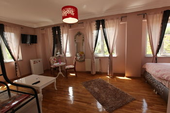 Others 3, Yesim Suites, Beşiktaş