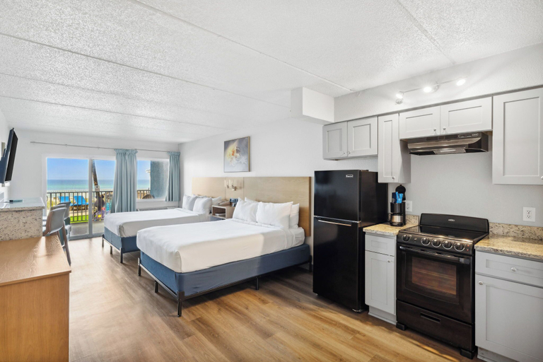 Bedroom 3, Sugar Sands Beachfront Hotel, a By The Sea Resort, Bay