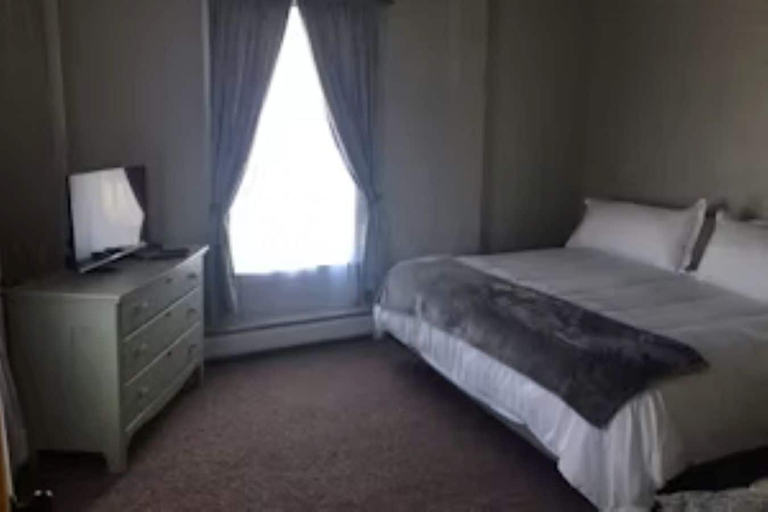 Room 2, Essex House and Tavern, Essex