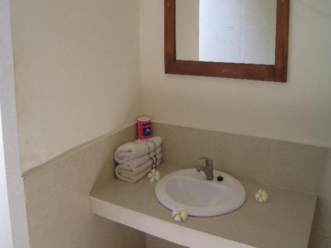 Bathroom 5, D'Gilian Bungalow, Lombok