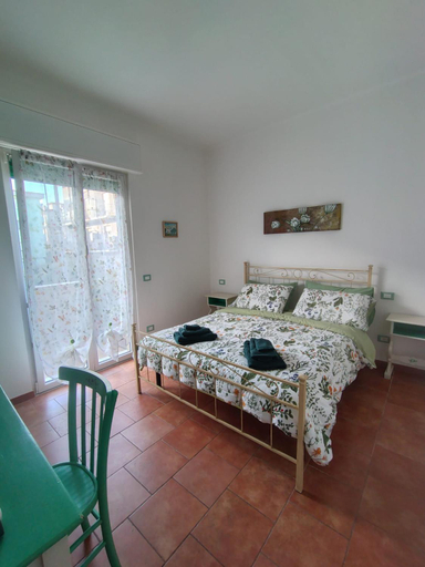 Others 3, B&B Fantasia, Savona