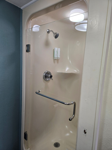 Bathroom 5, Sleep Inn Chattanooga Hamilton Place, Hamilton