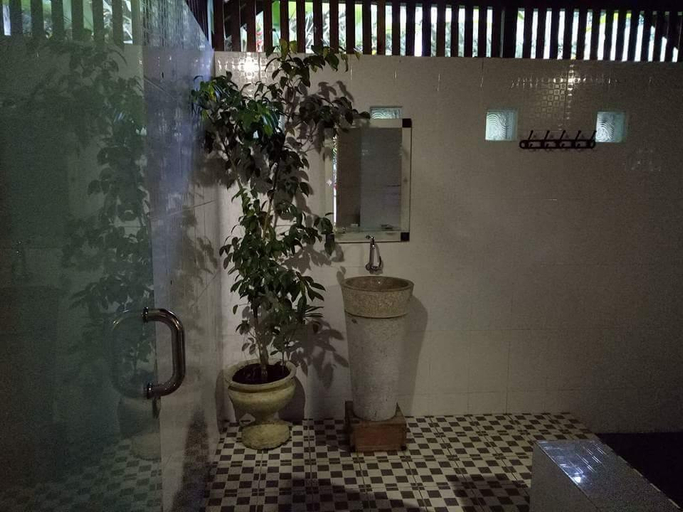 Bathroom, Mi Casa Guest House, Banyuwangi