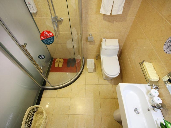 Bathroom 4, GreenTree Alliance Beijing West Railway Station North Square Hotel, Beijing
