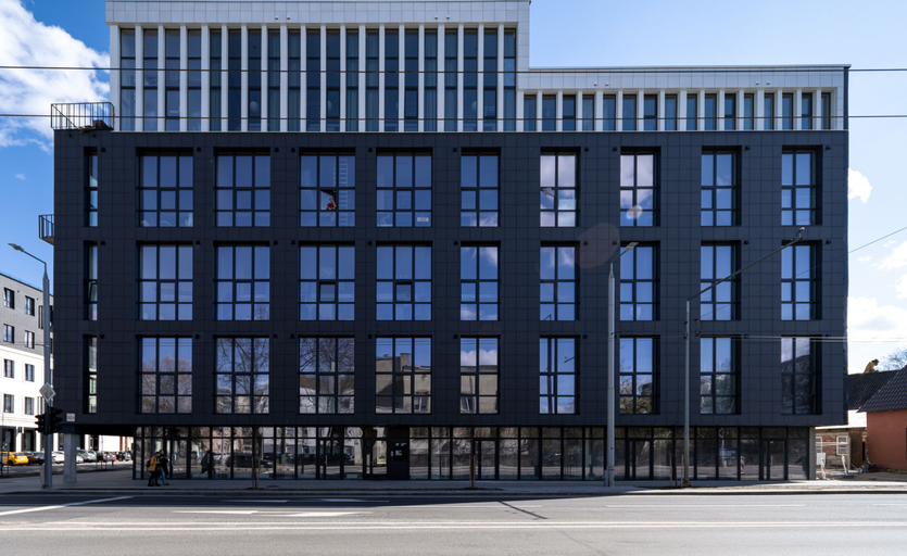 Exterior & Views