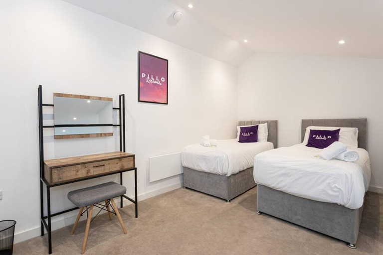 Bedroom 2, Modern and Spacious Duplex in Manchester City Centre, Manchester