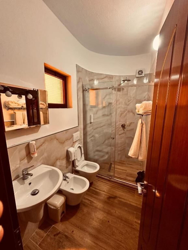 Bathroom 3, Drini Hotel, Durrësit