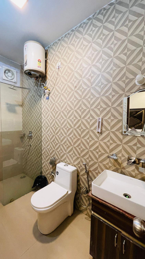 Bathroom, Hotel Shreya Galaxy, Dehradun