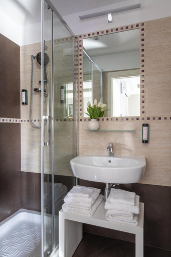 Bathroom 4, NAMAN HOTELLERIE - Spagna, Rome