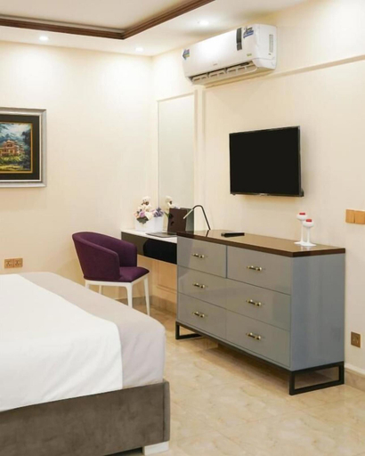 Room 3, Falettis Express Airport, Lahore