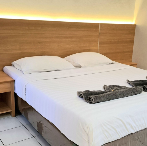 Bedroom 2, Royal Kencana Hotel, Jepara