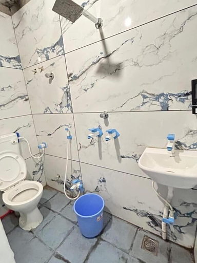Bathroom 3, Hotel Shree Siddhi vinayak, Ujjain
