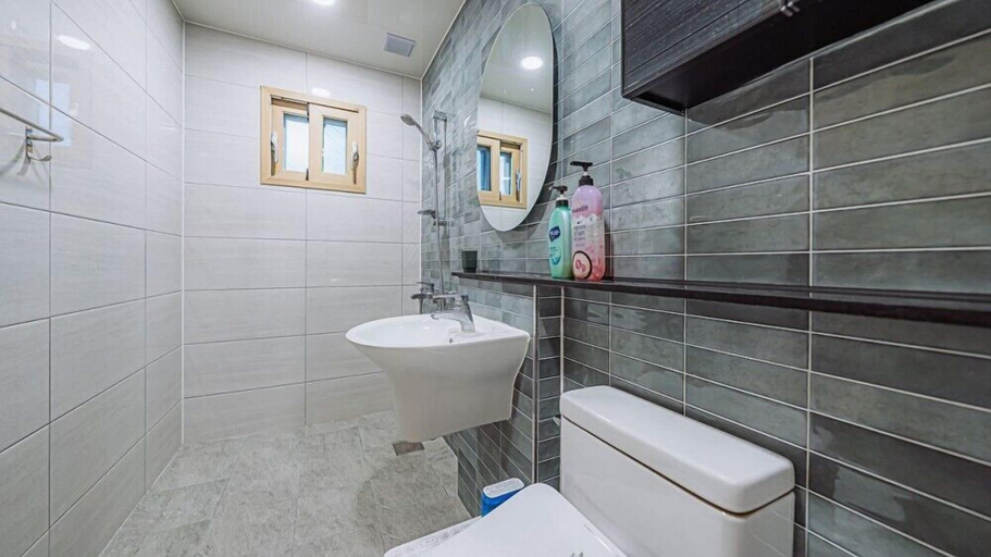 Bathroom, pohang sea scent, Pohang