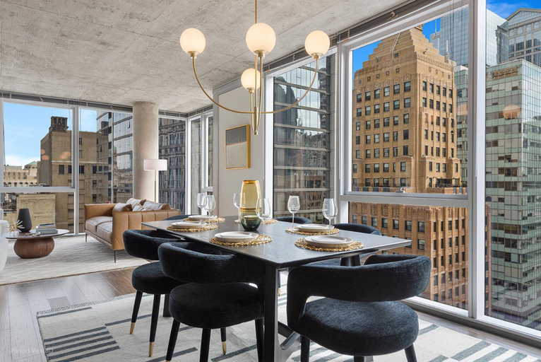 Food & Drinks, Linea Luxury Living with Indoor Pool and Rooftop Views in The Loop, Cook