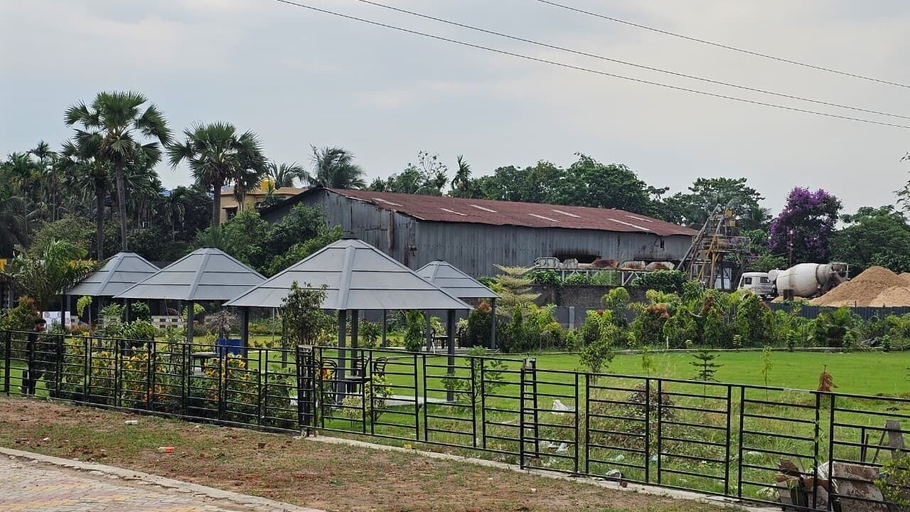 Property grounds 4, BALAJI HOTEL AND RESTAURANT, Haora