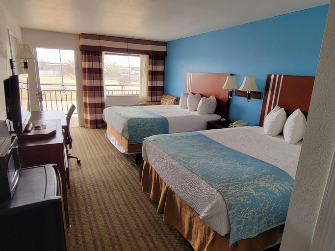 Bedroom 2, Days Inn by Wyndham Woodward OK, Woodward