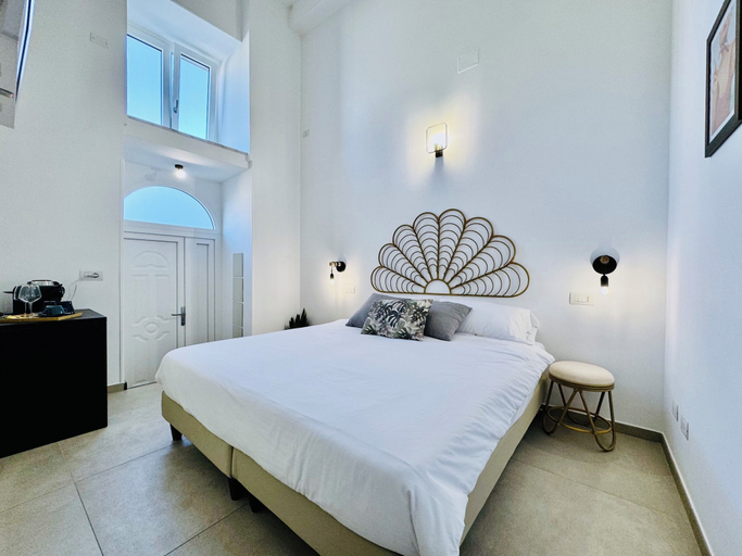 Room 2, Palazzo Bougainvillea by Ritardo Aereo, Napoli