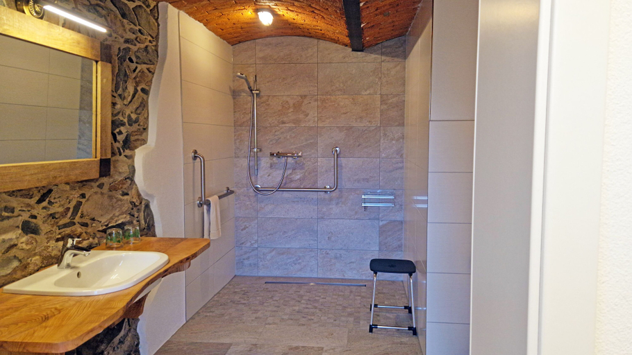 Bathroom 5, Lerchenberghof, Görlitz