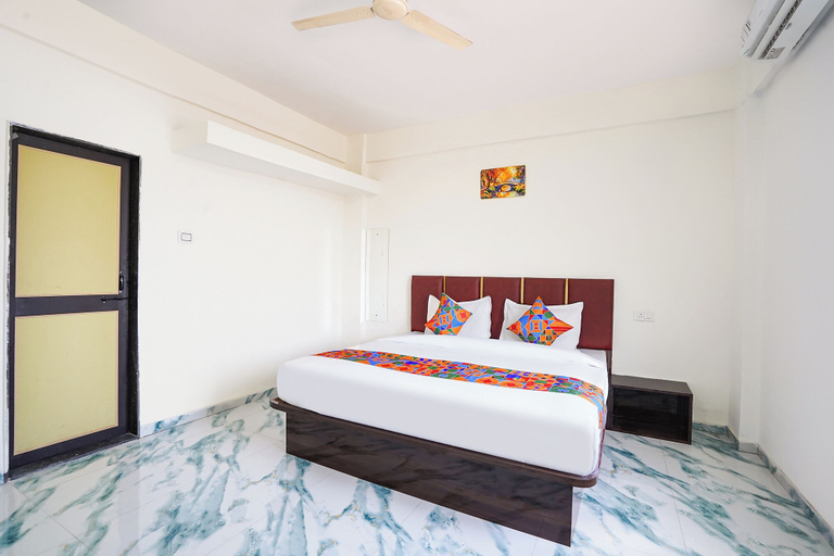 Room 5, Fabhotel Infinity Residency, Pune