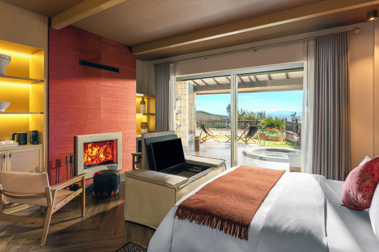 Room 2, Lov'inn Kazdağları, Ayvacık