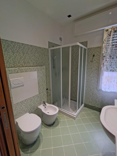 Bathroom 4, B&B Fantasia, Savona