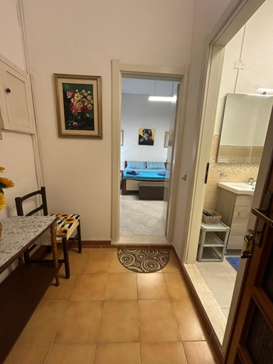 Others 4, Camera doppia con bagno privato, Cagliari