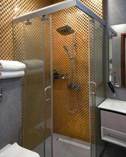 Bathroom 2, Falettis Express Airport, Lahore
