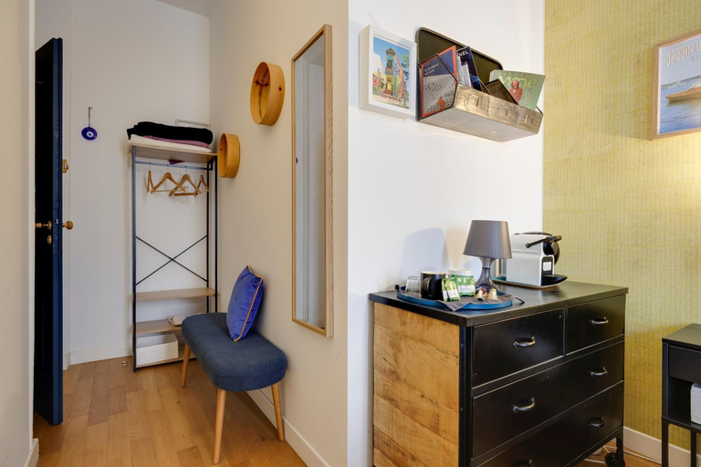 Others, Chambre De Charme Aux Chartrons, Gironde