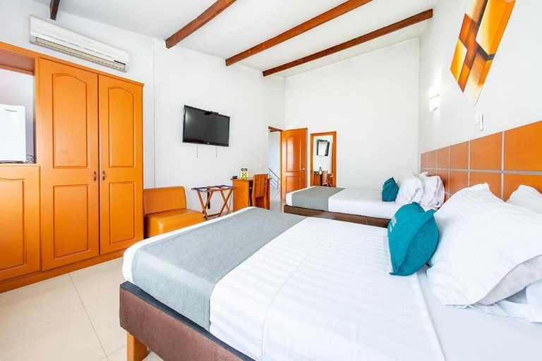 Room 2, Hotel Optimum, Pereira