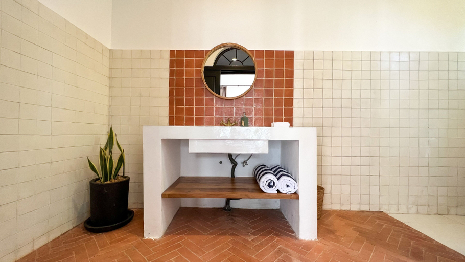 Bathroom 5, Villa Cordoba Canggu, Badung