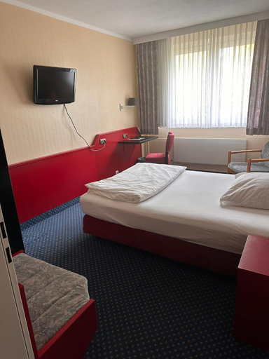 Bedroom 2, Hotel Restaurant Seegarten Quickborn, Pinneberg
